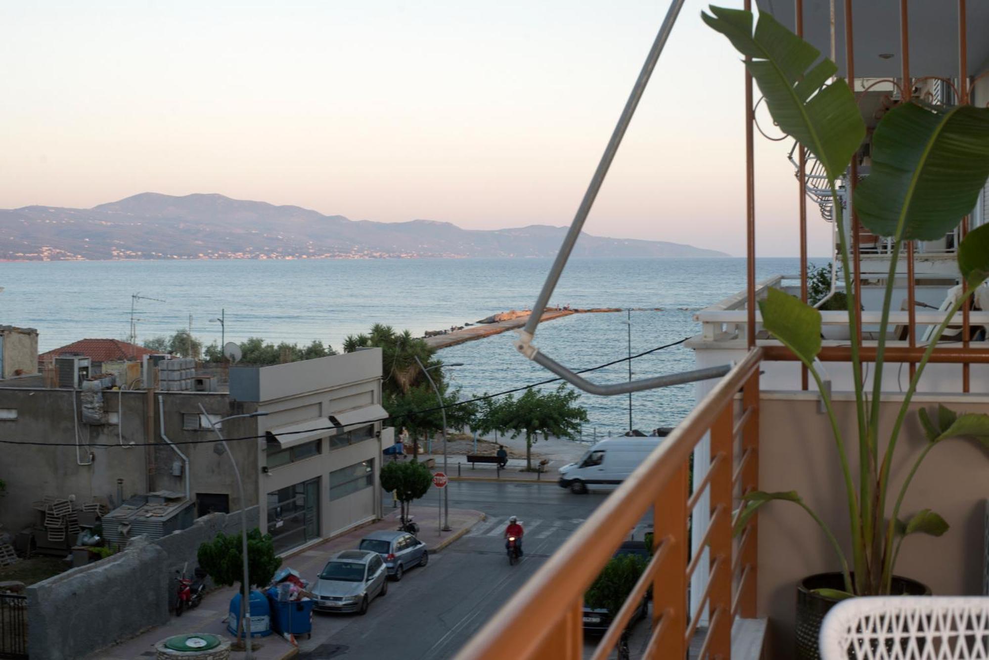 Apartmán Infinity Blue Next To The Sea Kalamata Exteriér fotografie